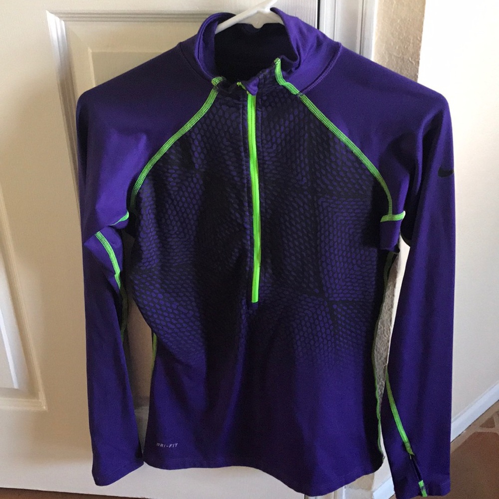 Women's NIKE Pro Running Top.SM